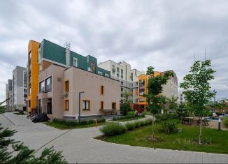 Продается трехкомнатная квартира, 64.2 м2, Кировская область, улица Дмитрия Козулева, 2к1
