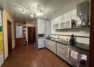 Продается 3-ком. квартира, 110 м2, Старый Оскол, микрорайон Космос, 2