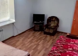 Сдается в аренду 2-ком. квартира, 50 м2, Крым, улица Дружбы, 36