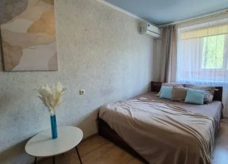 Сдам в аренду 1-комнатную квартиру, 35 м2, Белгородская область, улица Есенина, 44А