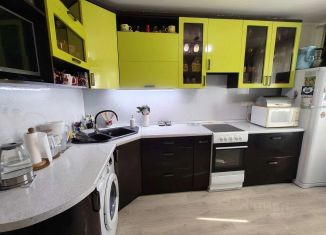 Продам 3-комнатную квартиру, 62.97 м2, Старый Оскол, микрорайон Солнечный, 6Б