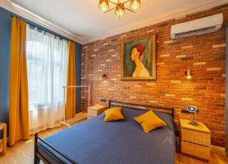 Сдаю в аренду 1-комнатную квартиру, 37 м2, Крым, улица Свердлова, 2