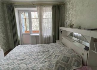 Продам 4-ком. квартиру, 61 м2, Чувашия, улица Красина, 10