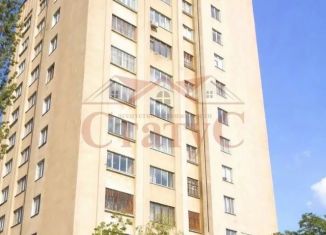 Продается четырехкомнатная квартира, 105 м2, Старый Оскол, микрорайон Олимпийский, 40