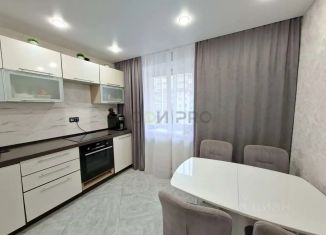 Продаю трехкомнатную квартиру, 77.4 м2, Кировская область, Октябрьский проспект, 155