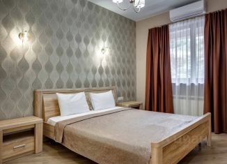 Сдам 3-комнатную квартиру, 86 м2, Крым, улица Строителей, 3