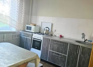 Сдается 2-комнатная квартира, 40 м2, Губкин, улица Космонавтов, 15А