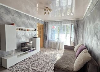Продам 4-комнатную квартиру, 58 м2, Калужская область, улица Гурьянова, 51