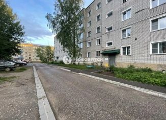 Продаю 3-ком. квартиру, 60 м2, Кировская область, улица Кирова, 65