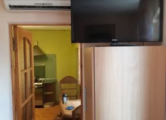 Сдаю 1-комнатную квартиру, 25 м2, Крым, улица Кирова, 13