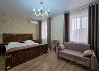Сдаю в аренду комнату, 32 м2, Волгоградская область, улица Дорожников, 2
