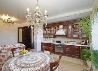 Продаю 4-комнатную квартиру, 93.8 м2, Омская область, улица Герцена, 232/1
